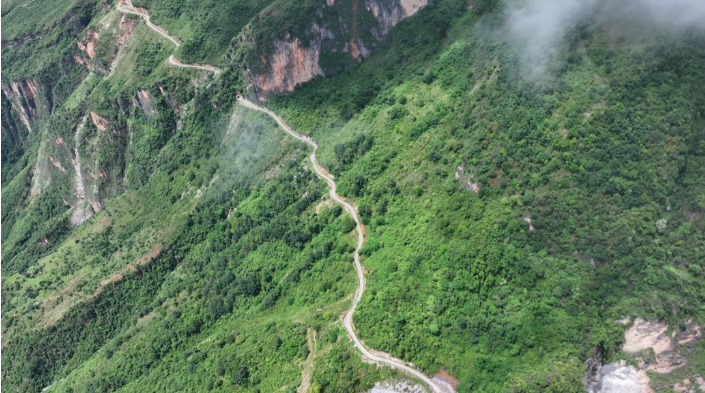 中国电视-《一张信任票 一条发展路》