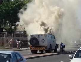 WATCH: Thugs stop KZN cash van, make off with loot