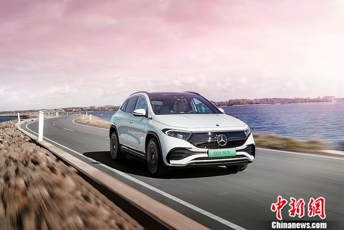 奔驰全新EQA纯电SUV将于车展前夜迎来中国首秀