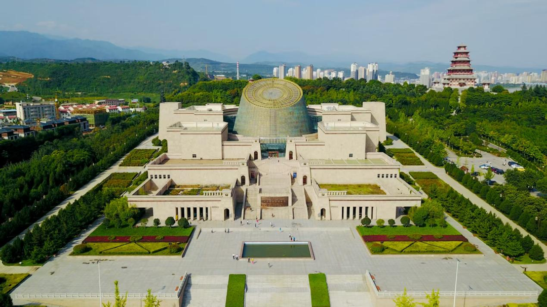 一器一文明！海外华文媒体沉浸式感受宝鸡青铜的千年魅力